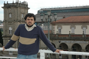 Enric Dur&aacute;n estivo esta cuarta feira en Compostela -antes en Ourense e Vigo, e at&eacute; o s&aacute;bado na Coru&ntilde;a. / Foto: F.A.