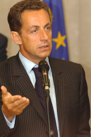 Sarkozy teme un castigo electoral que o lastre de cara &aacute;s presidenciais de 2012