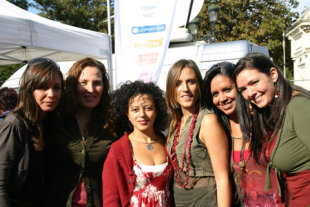 As integrantes do grupo, con Leila