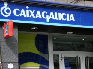 Entre os oito m&aacute;ximos directivos da entidade cobran 7,4 mill&oacute;ns de euros cada ano