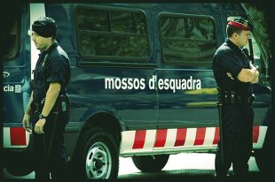 O despregamento en 2008 dos axentes cataláns na cidade de Barcelona completou a presenza dos mossos en todo o territorio