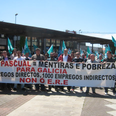 Os representantes dos traballadores sum&aacute;ronse &aacute; manifestaci&oacute;n do SLG este m&eacute;rcores en Santiago