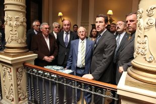 Representantes da emigraci&oacute;n en Montevideo acompa&ntilde;an o presidente