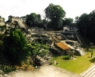Acr&oacute;pole Norte, Tikan, Guatemala. Flickr: Nyaminyami
