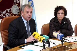 Manuel V&aacute;zquez, conselleiro de Medio Ambiente, e Araceli Pillado, presidenta de OVICA