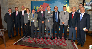 Foto do acto oficial da sinatura do convenio con Pol&iacute;tica Ling&uuml;&iacute;stica