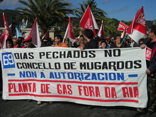 A pancarta hai poucos d&iacute;as