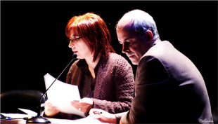 Os textos ga&ntilde;adores do pasado ano dramatiz&aacute;ronse nun acto celebrado en Pontevedra, e presentado por Ana Roman&iacute; e Anxo Quintela (Foto: Isidro Cea)