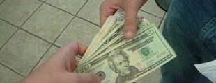 En 2007 os pa&iacute;ses endebedados pagaron case 440 mil mill&oacute;ns de euros aos seus acredores