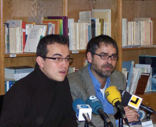 Á dereita, Paul Bilbao, acompañado de Carlos Callón, presidente d'A Mesa