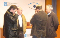 Os membros dos sindicatos trala reuni&oacute;n