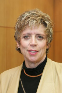 Isabel Pires &eacute; catedr&aacute;tica da Facultade de Letras da Universidade do Porto e foi  ministra de Cultura de Portugal (2005-2008)