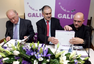 Andrés Cuns (Fundación Caixa Galicia), Fernando Salgado e Miguel A. Fernández