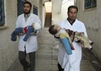 M&eacute;dicos do hospital de Shifa trasladan dous cativos mortos