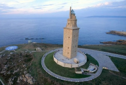A Torre de Hércules conta con moitas posibilidades para converterse no terceiro monumento galego en contar coa distinción