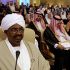 Os l&iacute;deres &aacute;rabes amparan o Al Bashir, na imaxe