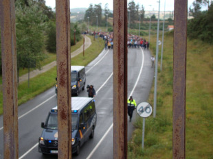 Os gandeiros estiveron en todo momento escoltados por furg&oacute;ns policiais