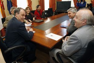 Roberto Varela, conselleiro de Cultura, reunido cos representantes da Asociaci&oacute;n Galega de Editores, a pasada semana