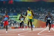 Bolt celebra a vitoria