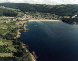 O gale&oacute;n est&aacute; afundido na praia do Sardi&ntilde;eiro