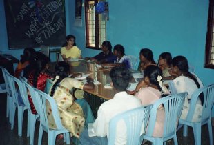 O grupo de mulleres toma decisi&oacute;ns
