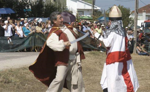 Combate de mouros e cristi&aacute;ns na Sa&iacute;nza