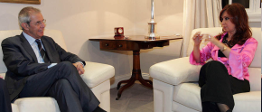 O presidente da Xunta con Cristina Fern&aacute;ndez, candidata a presidir Arxentina /  Foto: Ana Varela