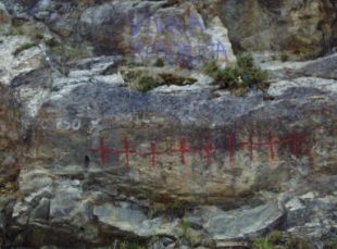 Imaxe das nove cruces que a&iacute;nda hai en Baredo (entre Baiona e a Guarda), lembrando as persoas asasinadas na Guerra Civil