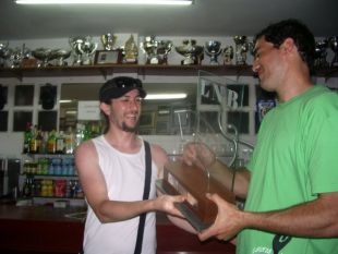 E Rub&eacute;n, collendo o seu de mans de Markytos, quen se proclamara campi&oacute;n absoluto o ano pasado