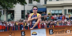 G&oacute;mez Noya ou Ra&ntilde;a poder&iacute;an levar 94 mil euros, no caso de entrar de primeiros na meta na proba de triatl&oacute;n
