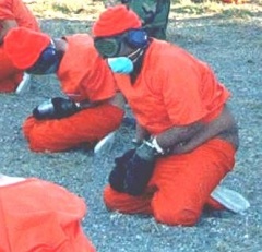 Prisioneiros no centro de detención de Guantánamo