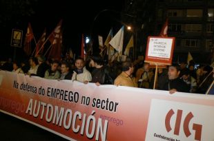As empresas da automoci&oacute;n recibir&aacute;n 10 mill&oacute;ns de euros / Na imaxe, as mobilizaci&oacute;n do pasado mes de novembro