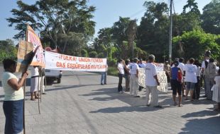 Manifestaci&oacute;n contra Uni&oacute;n Fenosa, o pasado mes de decembro (clique para ampliar)