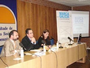 Alberto Penas, Manuel Xos&eacute; Fern&aacute;ndez Iglesias e Carmen Carballo, na mesa inaugural