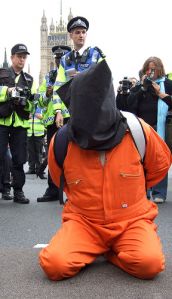 Protesta, en Londres, contra a prisión de Guantánamo / Flickr: lewishamdreamer