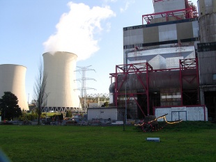 A central t&eacute;rmica das Pontes bota a maior taxa de CO2 de Europa. Flickr: Mariano Grueiro