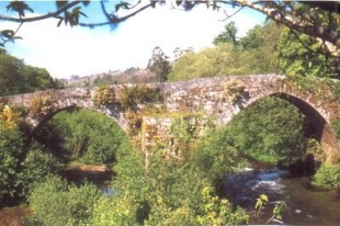 Ponte de Pedre, onde foron asasinados Francisco Arca Vali&ntilde;as e Secundino Bugallo Iglesias. Foto: Concello de Cerdedo