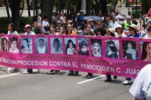 Unha manifestación contra os asasinatos e desaparacións en Ciudad Juárez / Flickr: natarén