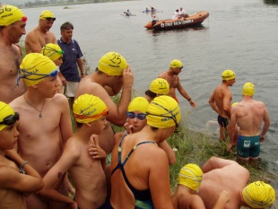 No biatl&oacute;n percorr&eacute;se unha distancia correndo e outra a nado (Imaxe: www.ciudaddegijon.org)