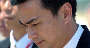 O primeiro ministro tailandés, Abhisit Vejajjiva