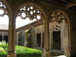 Mosteiro de Santa María en Xunqueira de Ambía. Flickr: Free Cat