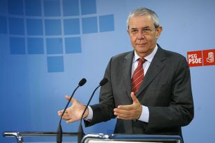 Emilio P&eacute;rez Touri&ntilde;o, no momento de presentar a s&uacute;a dimisi&oacute;n