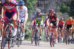 Un momento na proba en li&ntilde;a / Imaxe: Rafa Carbonero / www.extremaduraciclismo.net