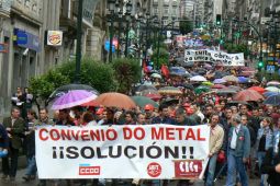 A manifestaci&oacute;n polas r&uacute;as de Vigo (clique para ampliar) / Imaxe: CIG