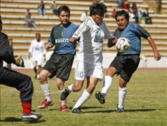 Morales deixa os rivais atrás (Foto: EFE)