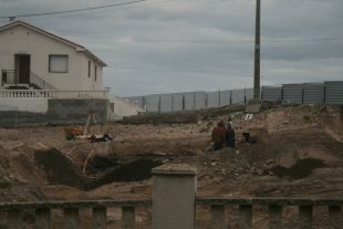 Unha imaxe da zona esbandallada, que v&eacute;n seguida da sucesi&oacute;n que amosa o destrozo / Imaxes: Mari&ntilde;a Patrimonio
