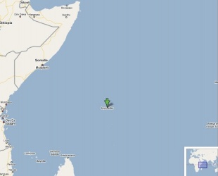 O barco dir&iacute;xese dende o norte de Somalia cara a Vitoria, marcado no mapa cunha frecha verde (clique para ampliar)