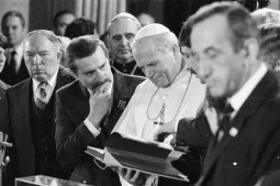 Lech Walesa, co papa Xo&aacute;n Pablo II