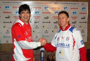 Manu e Alem&atilde;o na presentaci&oacute;n das camisolas