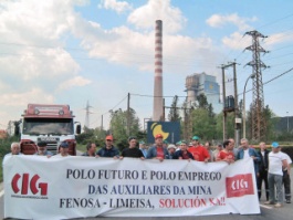 Corte de tr&aacute;fico fronte &aacute; central t&eacute;rmica de Cerceda, esta corta feira